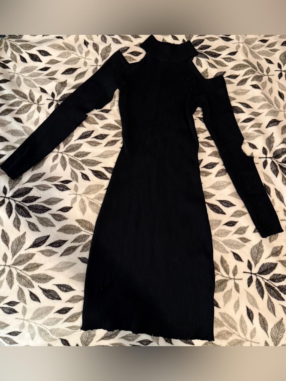 Black Cold-Shoulder Ribbed Long Sleeve Dress